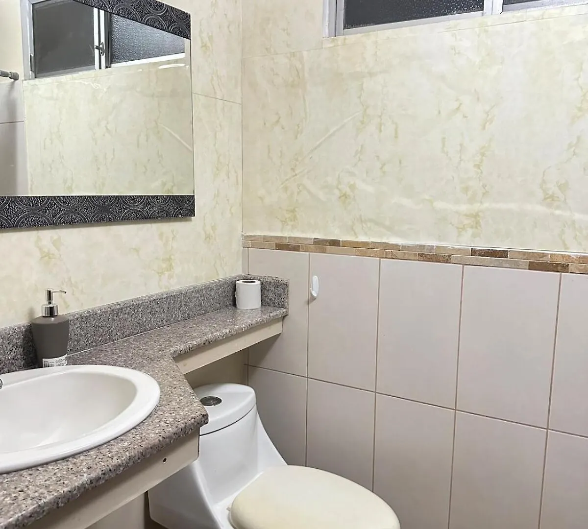 3 Dormitorios, Piscina, Jacuzzi, Parking, Vistas Guayaquil Apartment