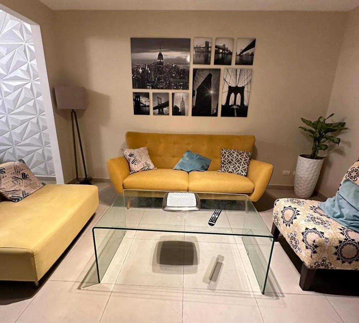 3 Dormitorios, Piscina, Jacuzzi, Parking, Vistas Guayaquil
