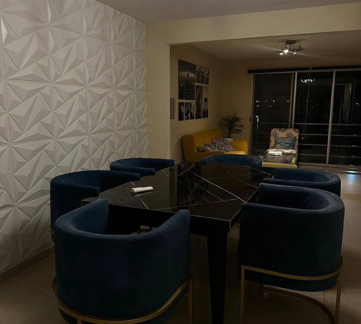 3 Dormitorios, Piscina, Jacuzzi, Parking, Vistas Guayaquil 0*,  Ecuador